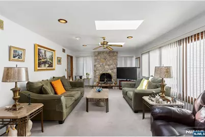 2 Martha Avenue, Elmwood Park, NJ 07407 - Photo 15