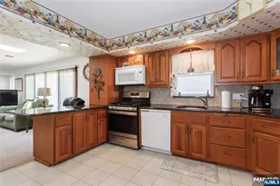 2 Martha Ave, Elmwood Park, NJ 07407 - Photo 11