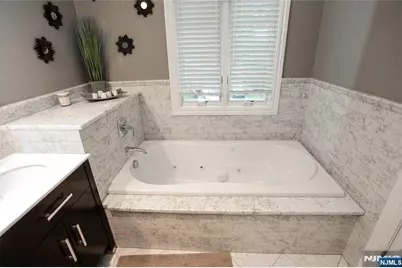 296 Forest Road, Fort Lee, NJ 07024 - Photo 15