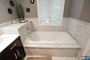 296 Forest Rd, Fort Lee, NJ 07024 - Photo 15