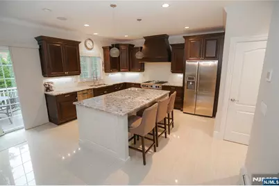 296 Forest Road, Fort Lee, NJ 07024 - Photo 5