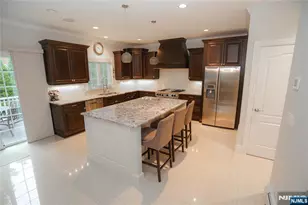296 Forest Rd, Fort Lee, NJ 07024 - Photo 5