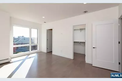 129 Rothwell Avenue, Cliffside Park, NJ 07010 - Photo 13