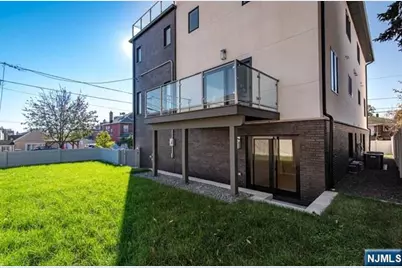 129 Rothwell Avenue, Cliffside Park, NJ 07010 - Photo 23