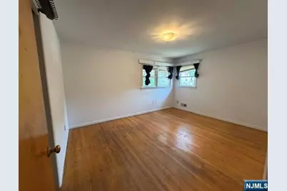 1008 Windsor Road, Teaneck Township, NJ 07666 - Photo 11