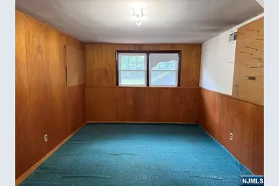 1008 Windsor Road, Teaneck Township, NJ 07666 - Photo 19