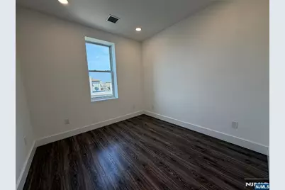 262 Walker Street 2 #2, Fairview, NJ 07022 - Photo 5