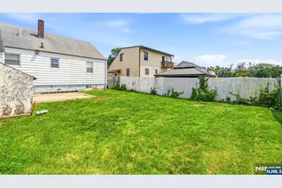 8-34 Henderson Boulevard, Fair Lawn, NJ 07410 - Photo 19