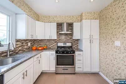 34 Waldo Avenue 13 #13, Jersey City, NJ 07306 - Photo 7