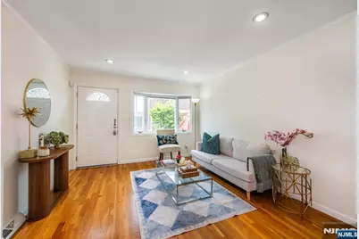 34 Waldo Avenue 13 #13, Jersey City, NJ 07306 - Photo 3