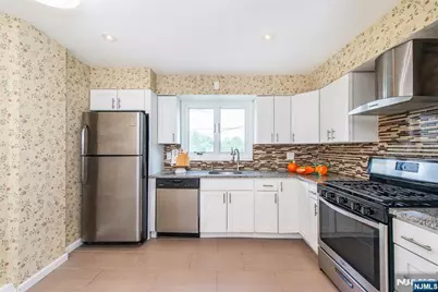 34 Waldo Avenue 13 #13, Jersey City, NJ 07306 - Photo 9