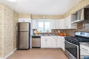 34 Waldo Ave 13, Jersey City, NJ 07306 - Photo 9