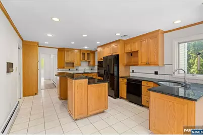 619 Cadmus Court, Teaneck Township, NJ 07666 - Photo 9