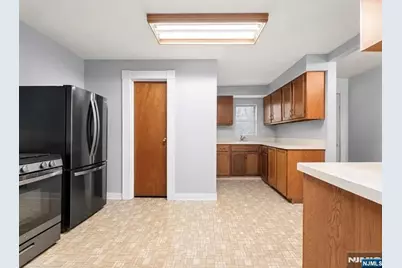 30 Lindsley Avenue, West Orange Township, NJ 07052 - Photo 7