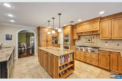 330 Airmount Avenue, Ramsey, NJ 07446 - Photo 9