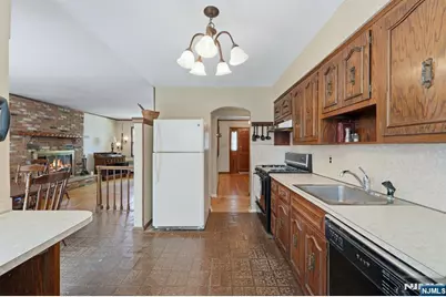 288 Montana Street, Paramus, NJ 07652 - Photo 7
