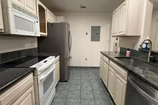 18 Garden Pl 242, Edgewater, NJ 07020 - Photo 5