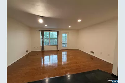 18 Garden Place 242 #242, Edgewater, NJ 07020 - Photo 1