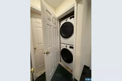 18 Garden Place 242 #242, Edgewater, NJ 07020 - Photo 11
