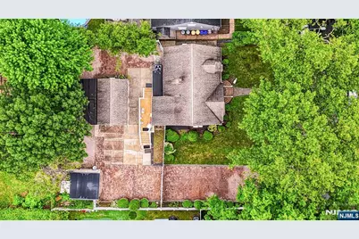 670 John Street, Teaneck Township, NJ 07666 - Photo 39