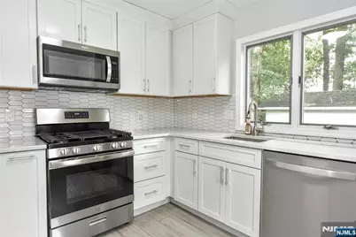 72 Ridgewald Avenue, Waldwick, NJ 07463 - Photo 9