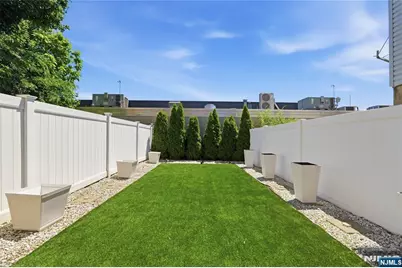 252 Mt Pleasant Avenue, Newark, NJ 07104 - Photo 19