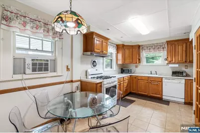 217 Mountain Way, Rutherford, NJ 07070 - Photo 11