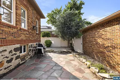 540 Highridge Avenue, Cliffside Park, NJ 07010 - Photo 27