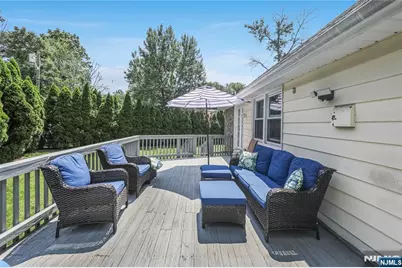 122 Village Circle West, Paramus, NJ 07652 - Photo 17