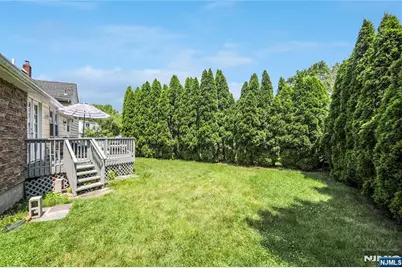 122 Village Circle West, Paramus, NJ 07652 - Photo 21