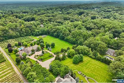 4 Justin Court, Saddle River, NJ 07458 - Photo 3