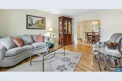 292 Gorden Drive, Paramus, NJ 07652 - Photo 7
