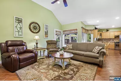 292 Gorden Drive, Paramus, NJ 07652 - Photo 21