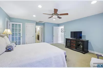292 Gorden Drive, Paramus, NJ 07652 - Photo 35
