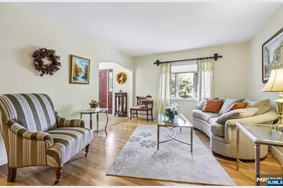 292 Gorden Drive, Paramus, NJ 07652 - Photo 5