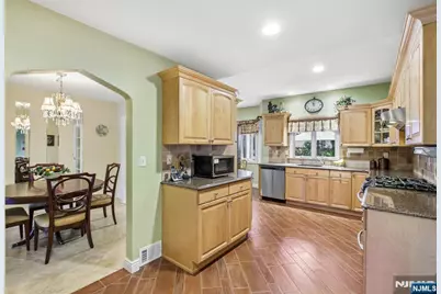 292 Gorden Drive, Paramus, NJ 07652 - Photo 13