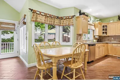 292 Gorden Drive, Paramus, NJ 07652 - Photo 17
