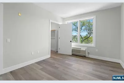 2021 Jones Road 204 #204, Fort Lee, NJ 07024 - Photo 5