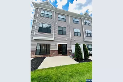 32 Harvest Way, Little Falls Township, NJ 07424 - Photo 1