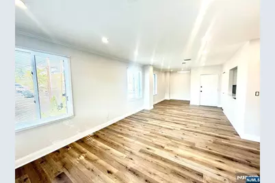 200 Paterson Avenue 1A #1A, East Rutherford, NJ 07073 - Photo 5