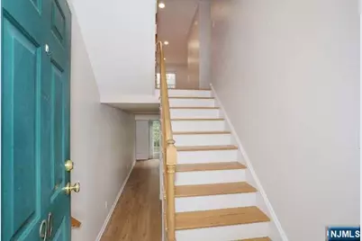90 Elm Street, Allendale, NJ 07401 - Photo 3