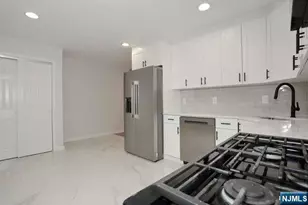 90 Elm St, Allendale, NJ 07401 - Photo 7