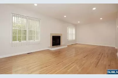 90 Elm Street, Allendale, NJ 07401 - Photo 13