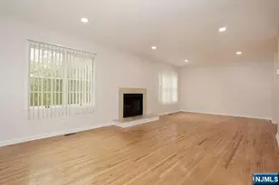 90 Elm St, Allendale, NJ 07401 - Photo 13