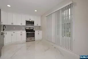 90 Elm St, Allendale, NJ 07401 - Photo 5