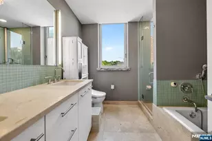 916 Hudson Park, Edgewater, NJ 07020 - Photo 21