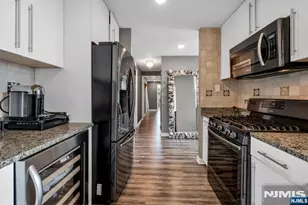 916 Hudson Park, Edgewater, NJ 07020 - Photo 15