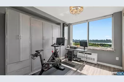 916 Hudson Park, Edgewater, NJ 07020 - Photo 23