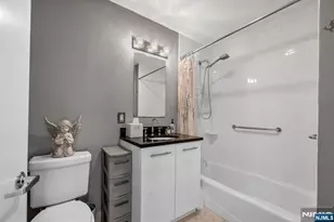 916 Hudson Park, Edgewater, NJ 07020 - Photo 27