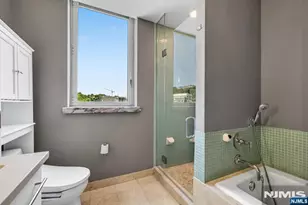916 Hudson Park, Edgewater, NJ 07020 - Photo 23